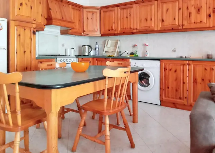 Διαμέρισμα Sea View In Iz-zebbug